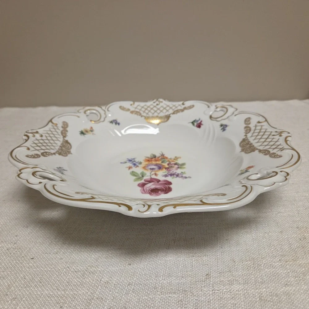 Weimar Porzellan GDR Dish/Bowl‎ with Gold Accents, Glossy Finish